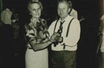 Goście weselni w tańcu - lata 80-te