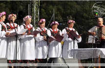 Zespół Jarzębinki na Powiatowych Dożynkach w Malanowie - 2013 rok