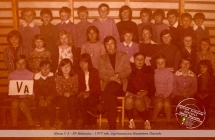 Klasa V A - SP Malanow - 1977 rok, wychowawca Kazimierz Nowicki