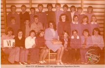 Klasa VI B - SP Malanow - 1977 rok, wychowawca Boguslawa Nowicka