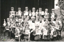 Pierwsza Komunia Swieta w Malanowie - 1981 rok, ks. proboszcz Jan Fornalczyk i ks. wikary Stanisław Wenderlich