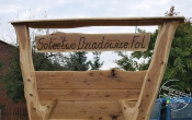 Drewniany witacz sołectwa Dziadowice Folwark
