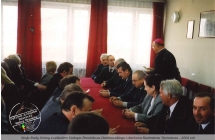 Sesja Rady Gminy z udziałem biskupa Bronislawa Dembowskiego i dziekana Kazimierza Tartanusa - 2002 rok
