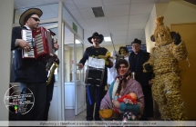 Zapustnicy z Dziadowic z wisytą w Urzędzie Gminy w Malnowie - 2015 rok
