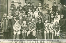 Wycieczka dzieci z  SP Malanow do Wieliczki, opiekunki Z. Zommer, I. Borowczyk - 1977 rok