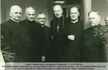 Na zdjeciu od lewej ksiadz dziekan Jozef Dunaj, ksiadz kanonik Wojciech Wolski, ksiadz Ignacy Bronszewski, Jego eminencja ksiadz kardynal Stefan Wyszynski, ksiadz Antonii Kordynski, ksiadz Stefan Kolodziejski, k