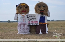 Postaci ze slomy promujace dozynki